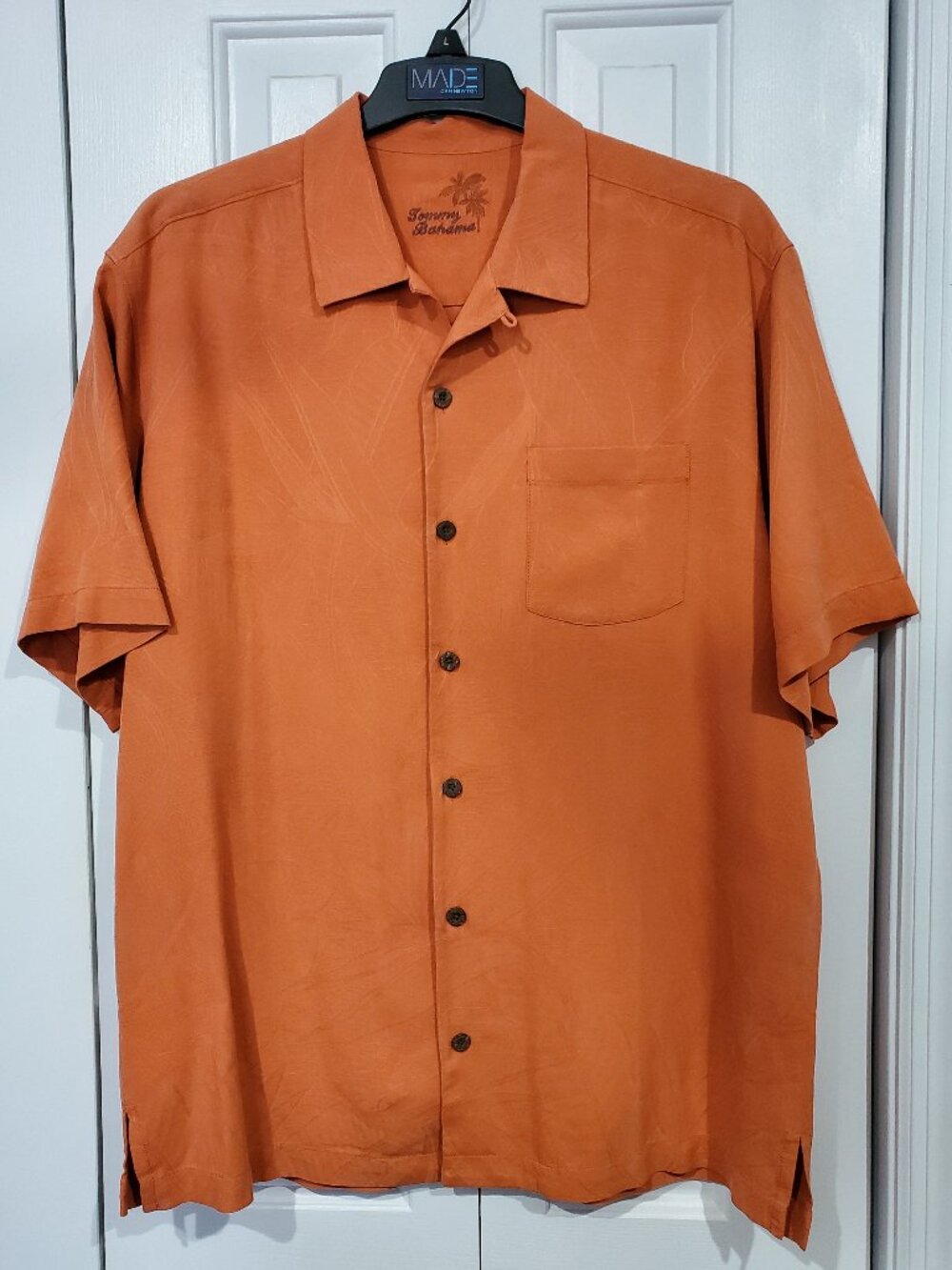 TOMMY BAHAMA MENS SILK SHORT SLEEVE SHIRT...SIZE LARGE...NWOT